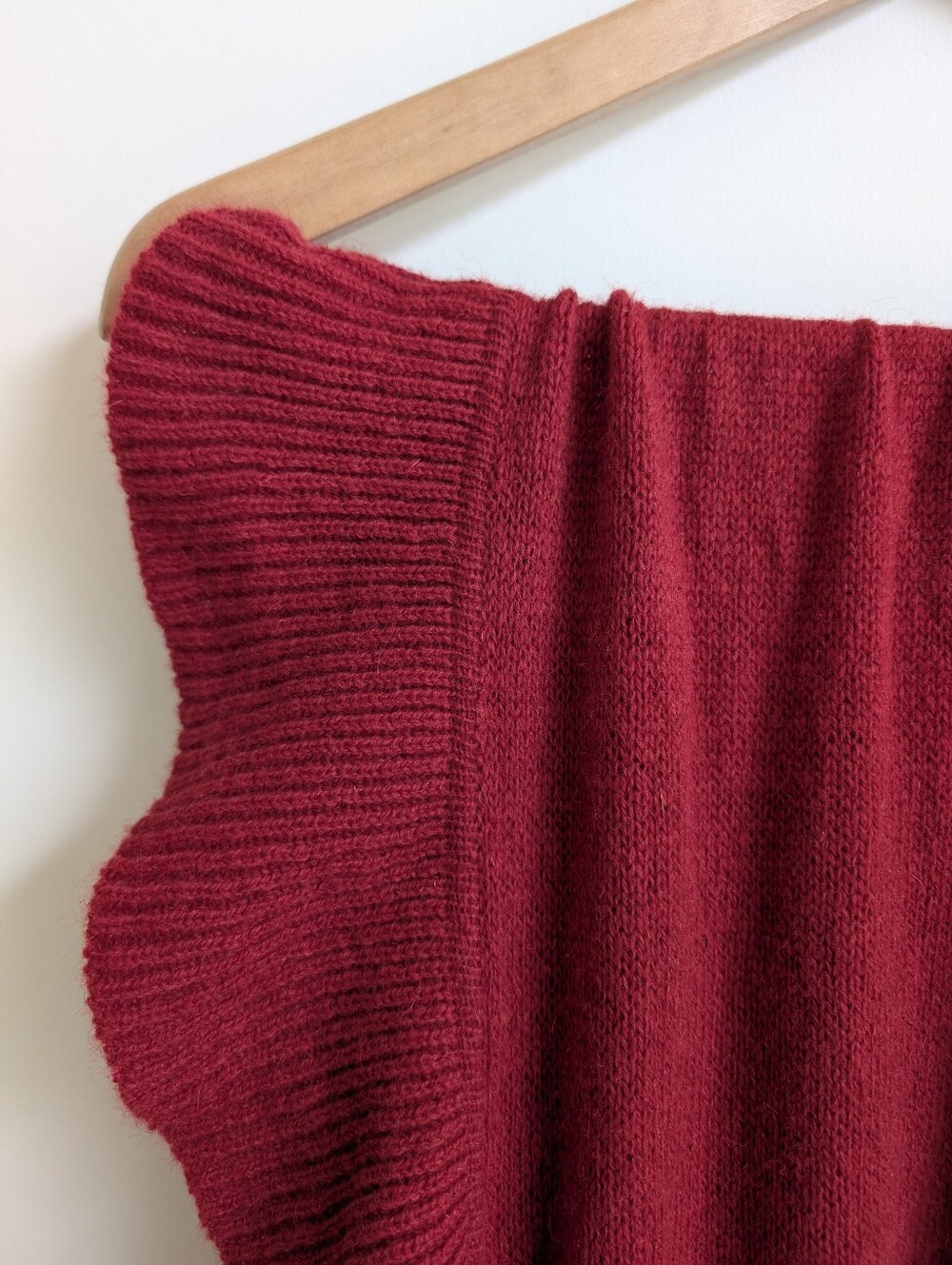 Large Wool Angora Deep Red Ruffle Edge Scarf Wrap - Picture 2 of 11